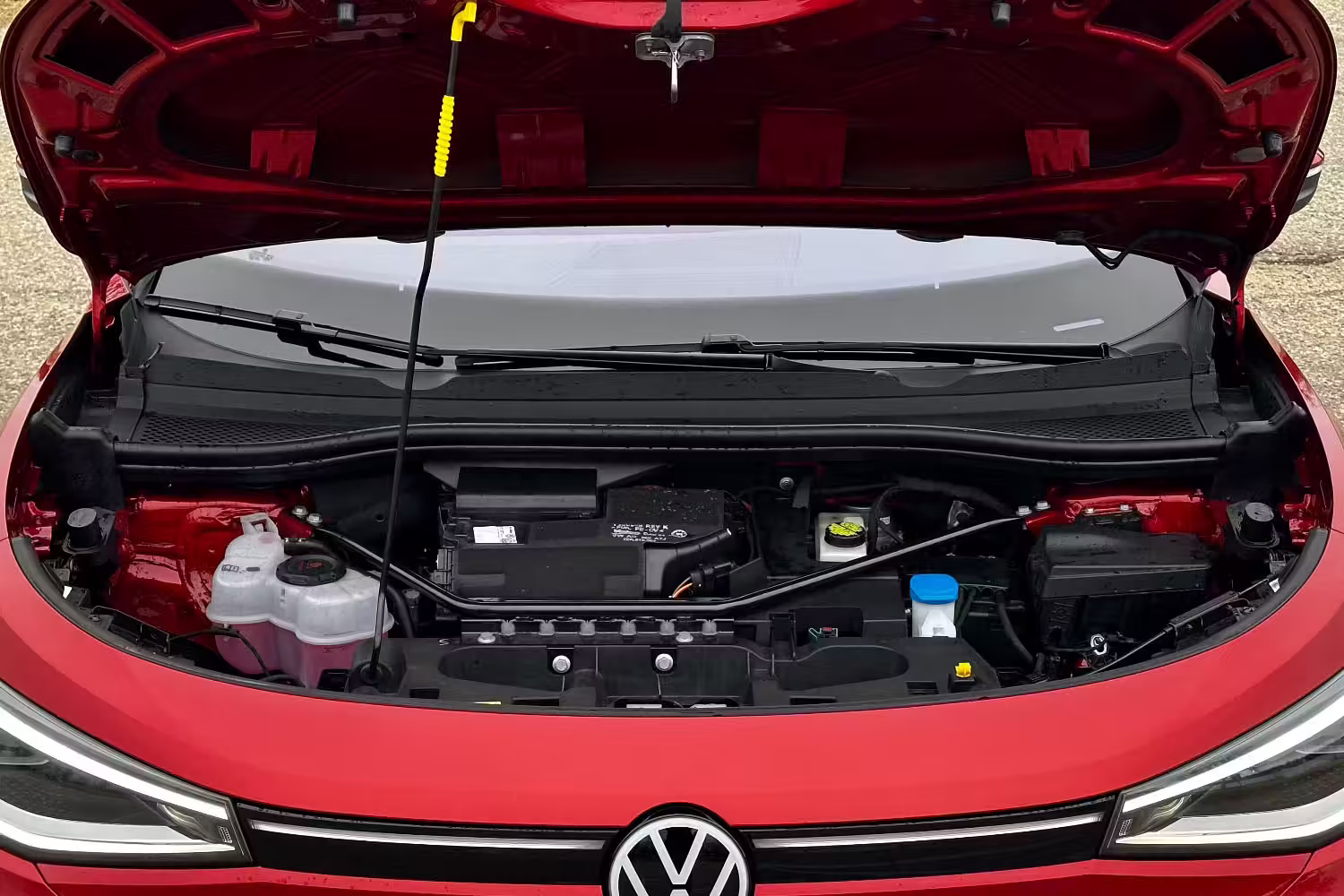 Untitled motor de Volkswagen inspeccionado por Easy Lemon bajo la Ley del Limón