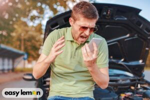 problemas con concesionario auto defectuoso cliente revisando vehículo con fallas