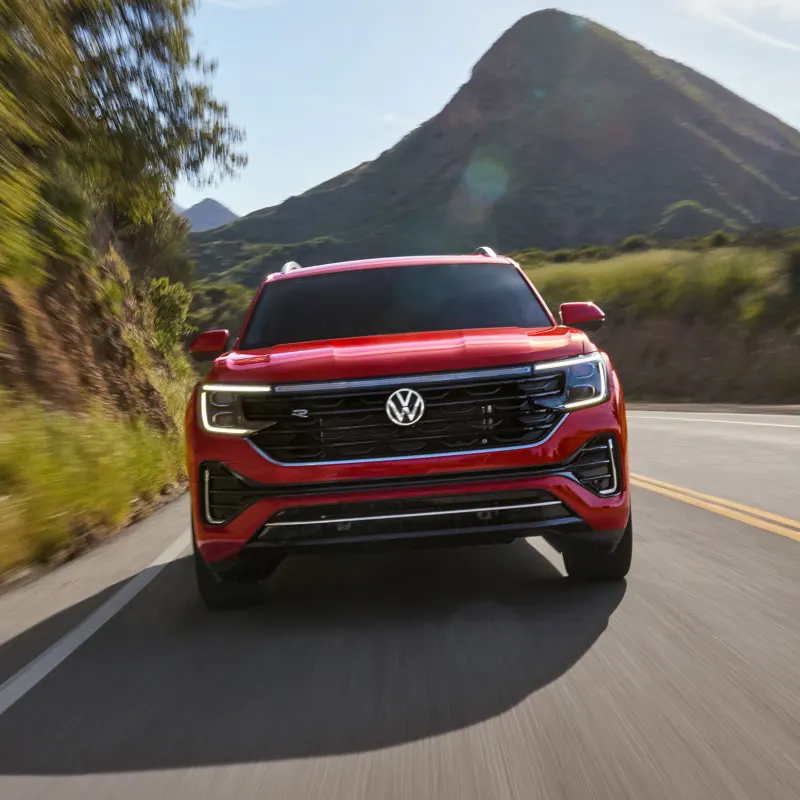 vehículo Volkswagen en carretera, caso de Ley del Limón gestionado por Easy Lemon